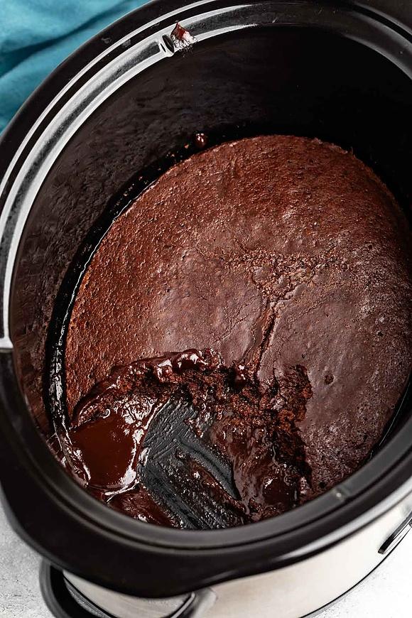 Crockpot chocolate cake with pudding frosting